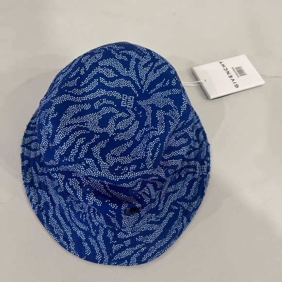 Brand New, never worn just ready to sell. - Picture 2 of 4